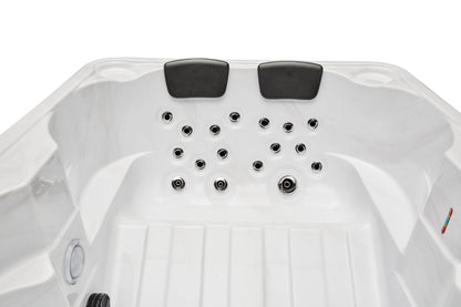 Luxury Spas Regal Hot Tub for 4 people