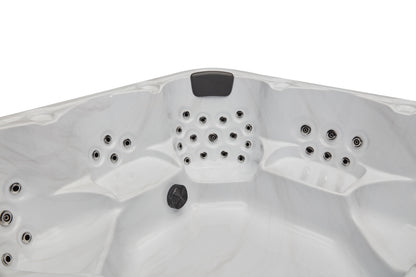 Luxury Spas Denali Hot Tub for 7 people